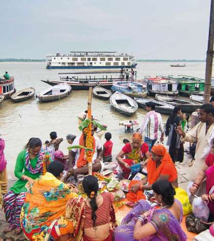 RV Rajmahal, River Ganges, India